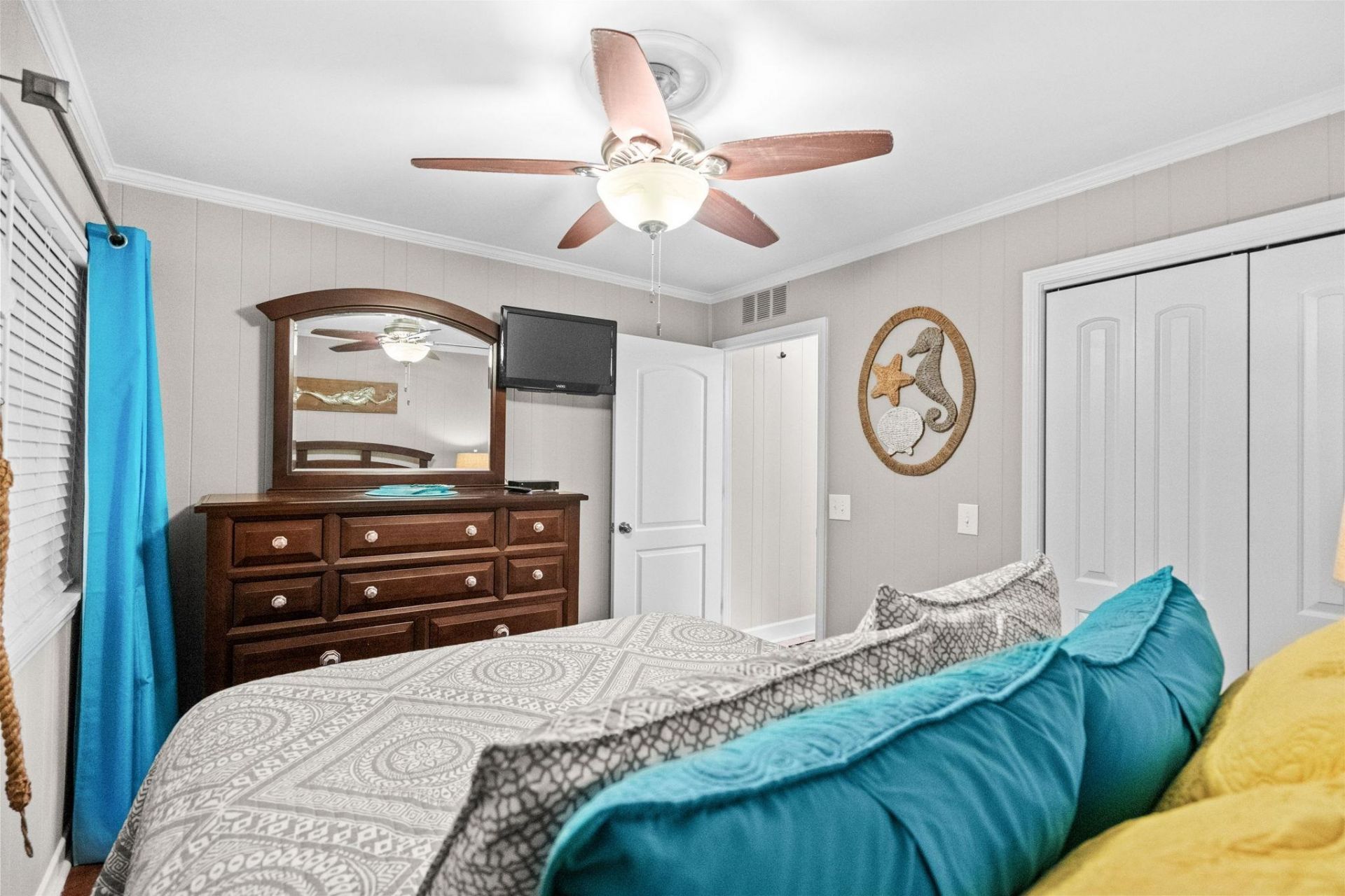 9660 Shore Dr. Photo 32