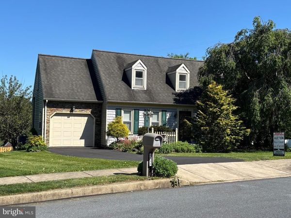 1568 S JEFFERSON COURT, LANCASTER, PA 17602