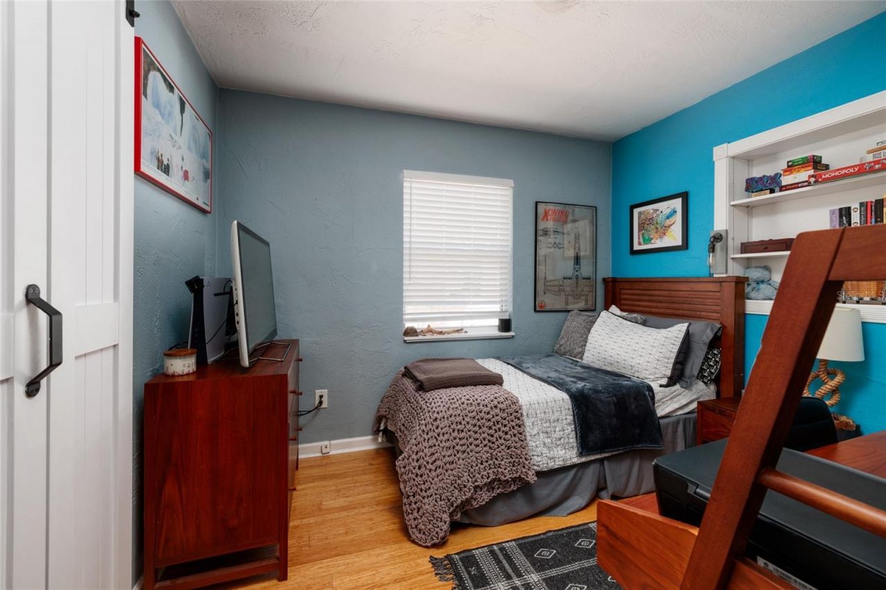 230 43rd Avenue Ne, Saint Petersburg, FL 33703 Photo