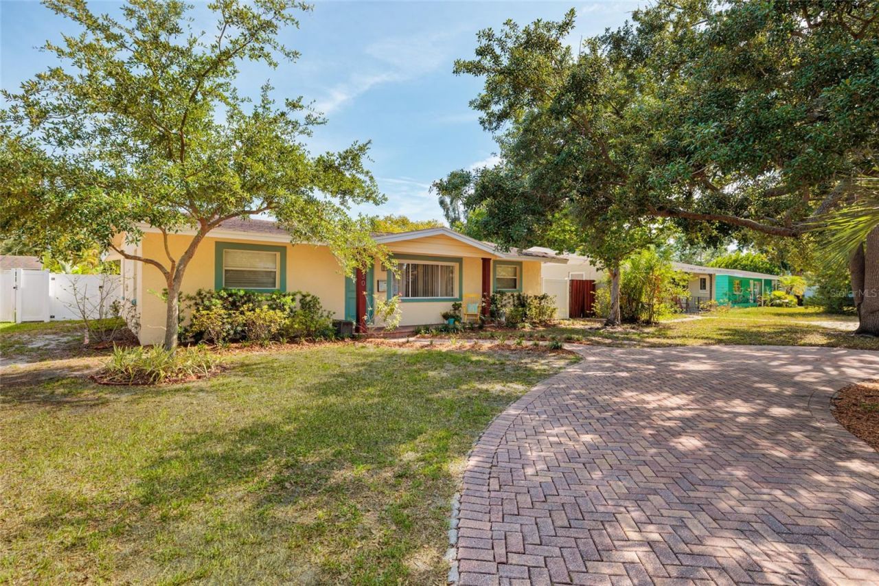 230 43rd Avenue Ne, Saint Petersburg, FL 33703 Photo
