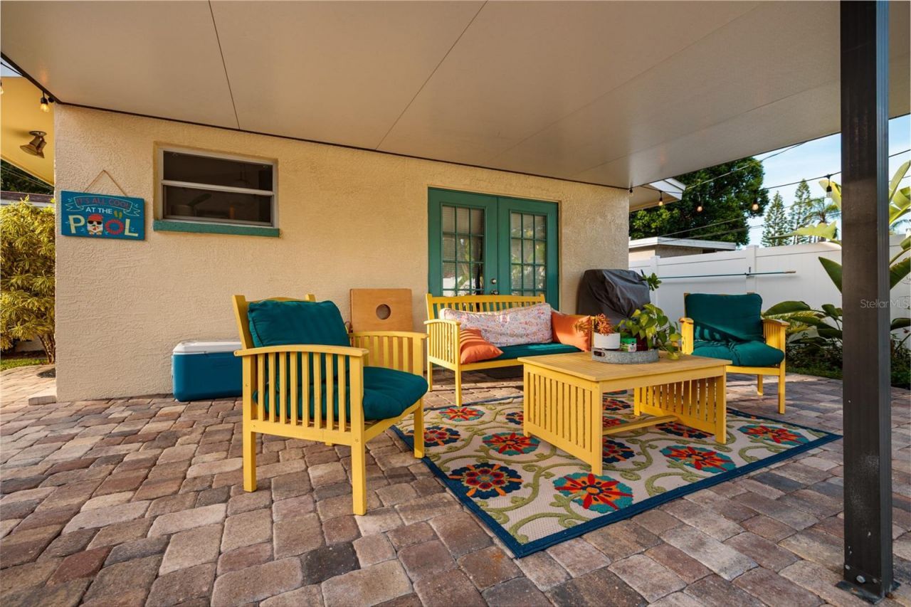 230 43rd Avenue Ne, Saint Petersburg, FL 33703 Photo
