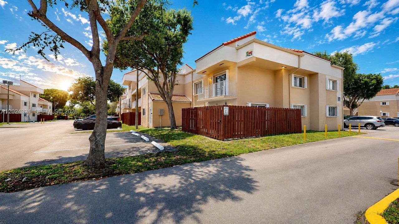 14903 SW 80th St , Unit 201, Miami, FL 33193 Photo