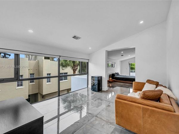 1511 NE 4th Pl , Fort Lauderdale, FL 33301
