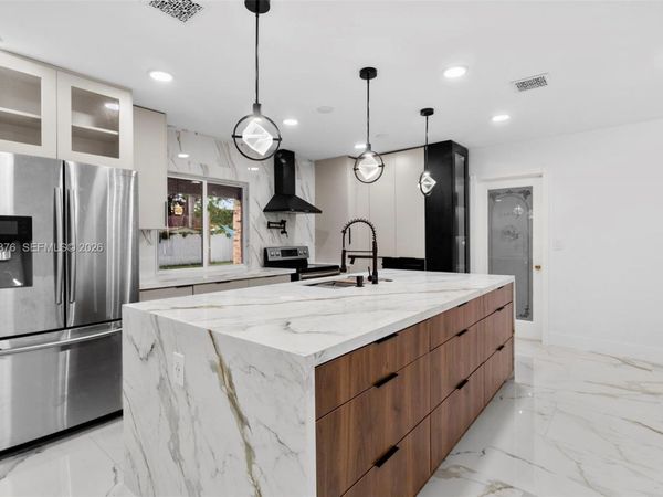 7220 NW 10th Pl , Plantation, FL 33313