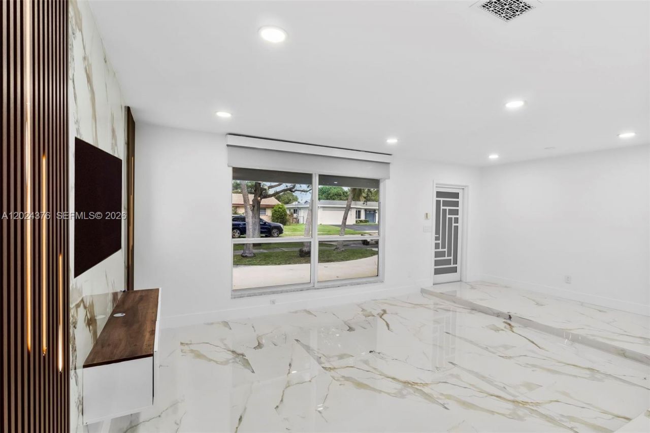 7220 NW 10th Pl , Plantation, FL 33313 Photo