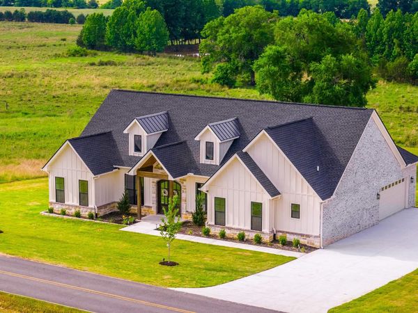 240 Castleberry Road , Greenbrier, AR 72058