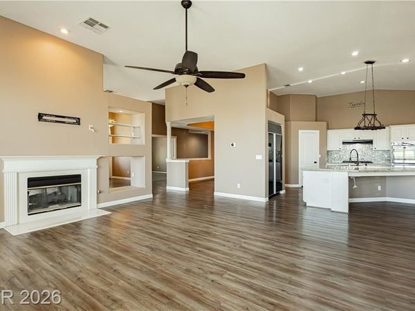 5104 Desert Lily Lane, Las Vegas, NV 89130