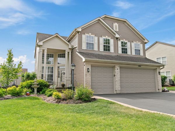 1961 Broadsmore Drive , Algonquin, IL 60102