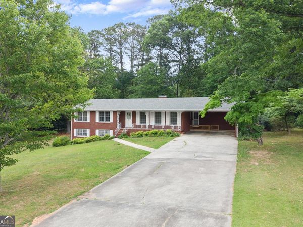215 Gilbert Rd, Fayetteville, GA 30214