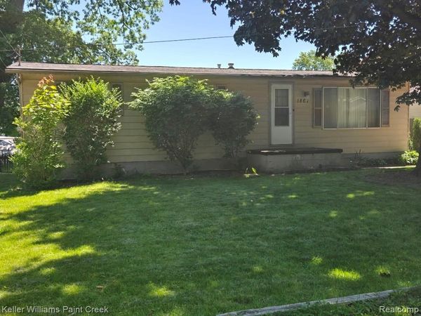 1867 Rustic Lane, Keego Harbor, MI 48320