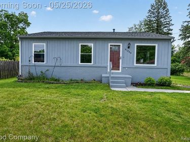 21220 Van Buren Street, Southfield, MI 48033