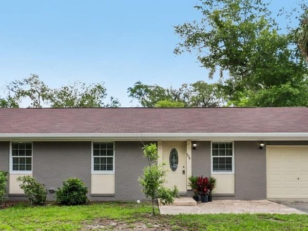105 N FAIRFAX AVENUE, DELAND, FL 32724