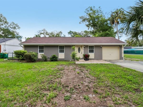 105 N FAIRFAX AVENUE , DELAND, FL 32724