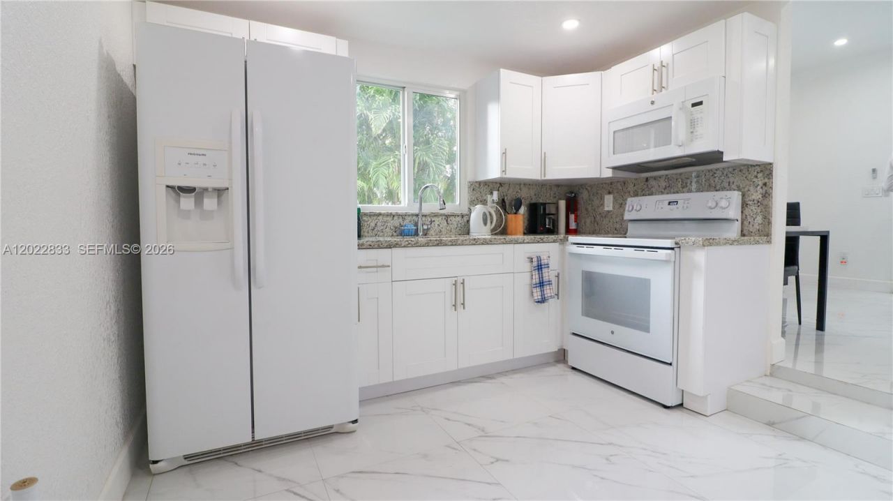 330 NW 82nd Ter , Miami, FL 33150 Photo