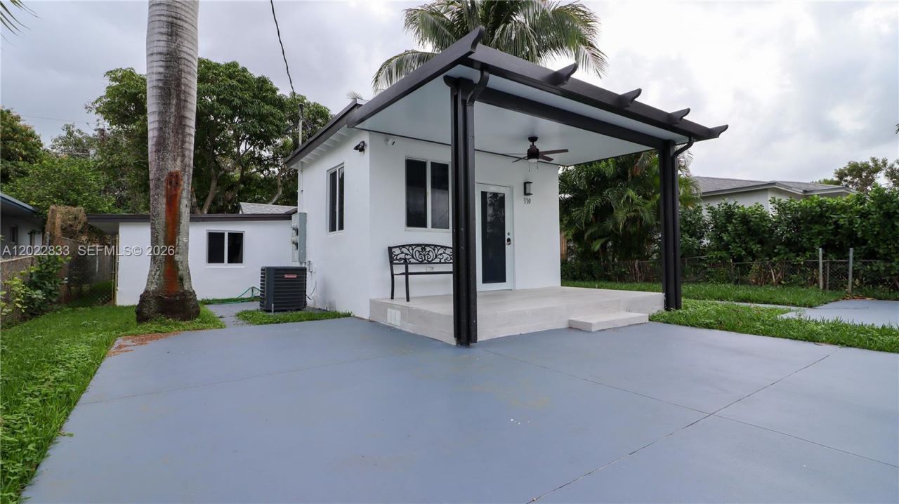 330 NW 82nd Ter , Miami, FL 33150 Photo