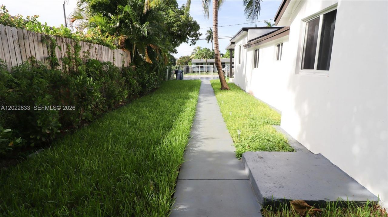 330 NW 82nd Ter , Miami, FL 33150 Photo