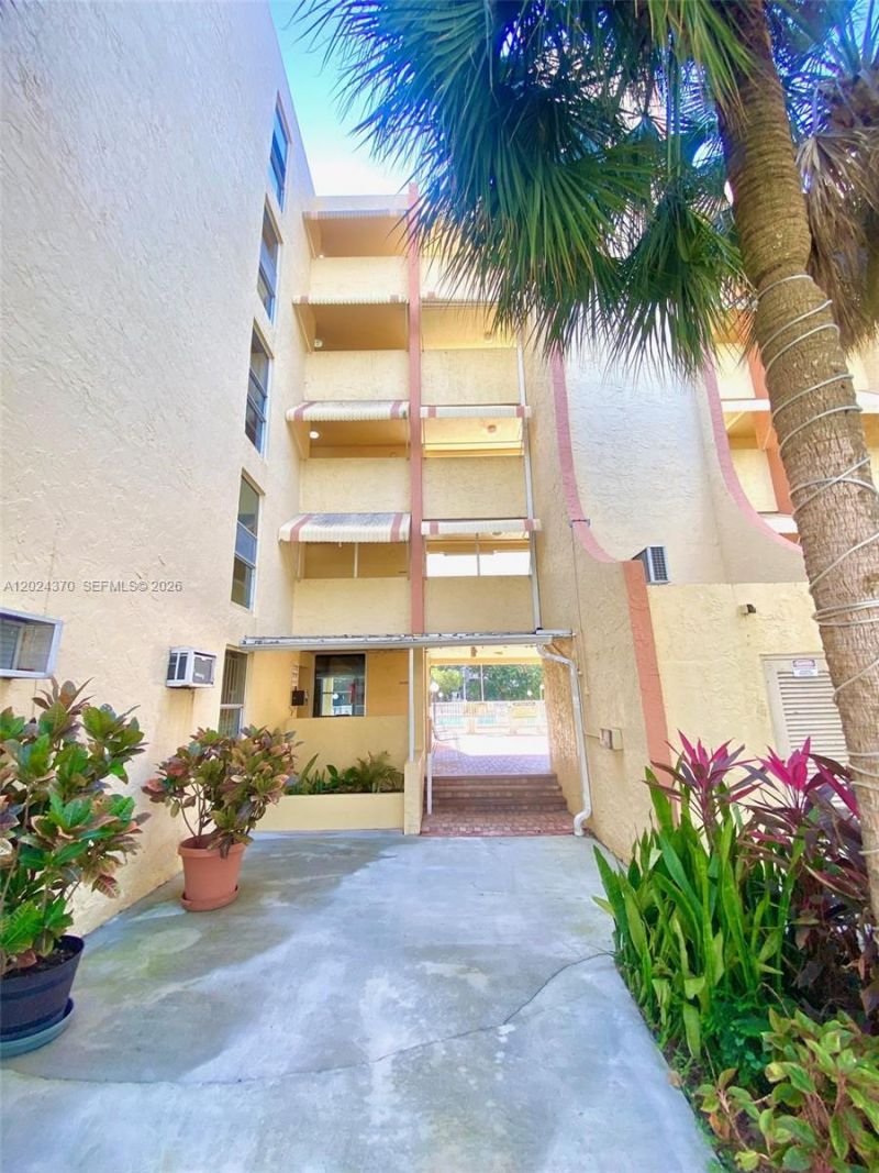 210 172nd St , Unit 226, Sunny Isles Beach, FL 33160 Photo