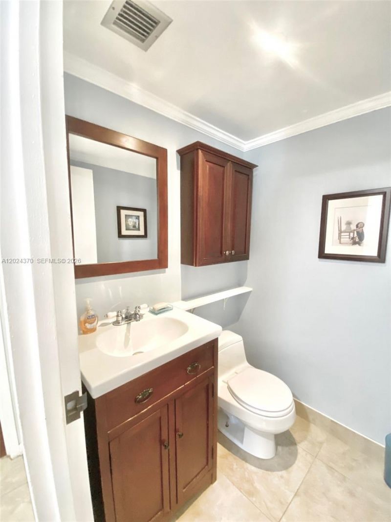 210 172nd St , Unit 226, Sunny Isles Beach, FL 33160 Photo