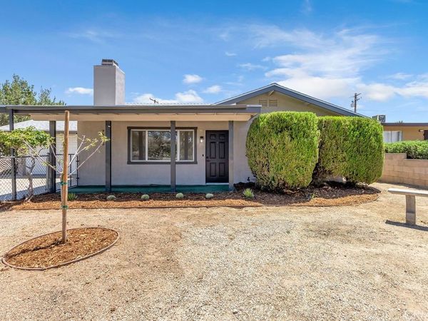 7725 Shawnee , Yucca Valley, CA 92284