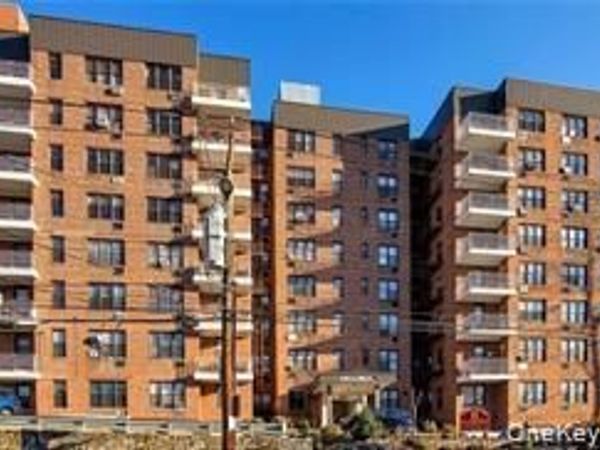632 Warburton Avenue, Unit 3B, Yonkers, NY 10701