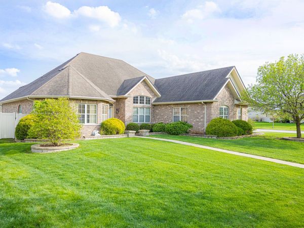 12819 Waterford Boulevard , Plainfield, IL 60585