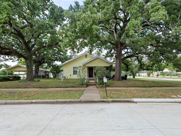 612 W Moss Street, Eastland, TX 76448