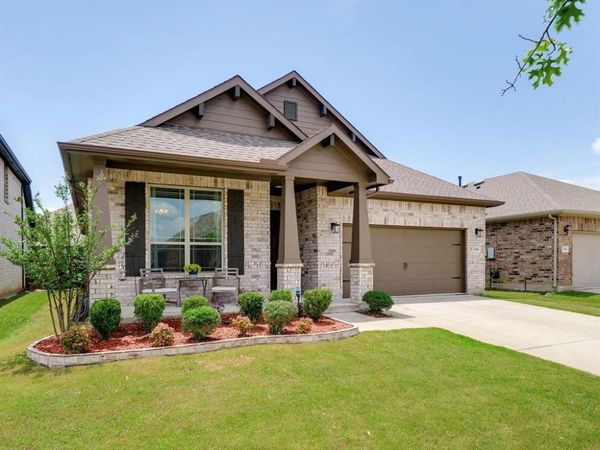 1320 Rosebush Road, Aubrey, TX 76227