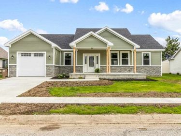518 Lissaaron Dr., Winchester, IN 47394