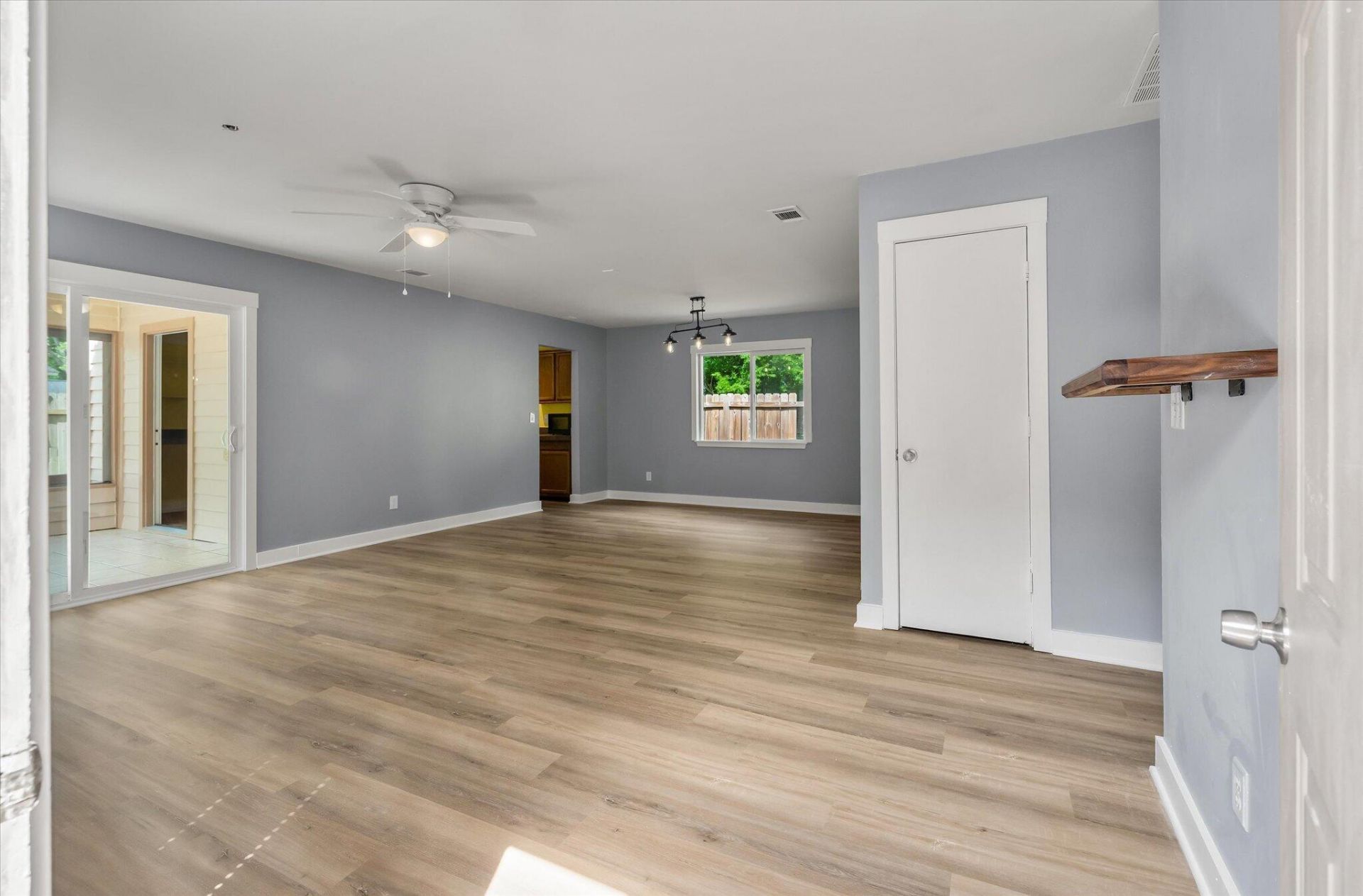 8687 Elsinore Court Photo 6