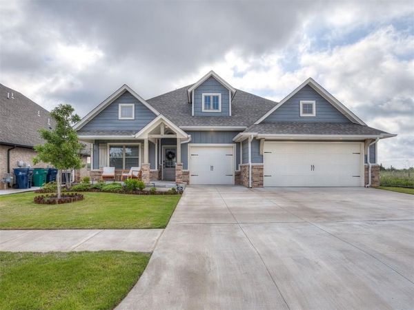 9108 Taggert Lane, Yukon, OK 73099