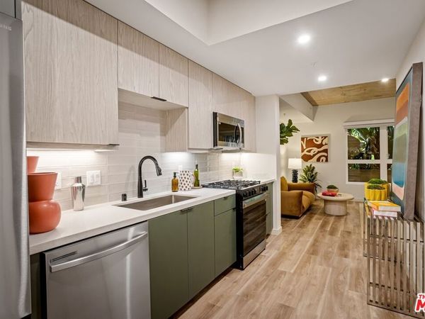 800 N Front Street , Unit 1322, Burbank, CA 91502