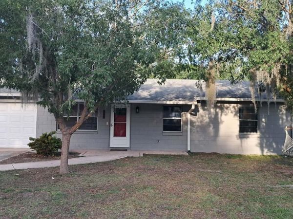 580 FERN AVENUE , TAVARES, FL 32778