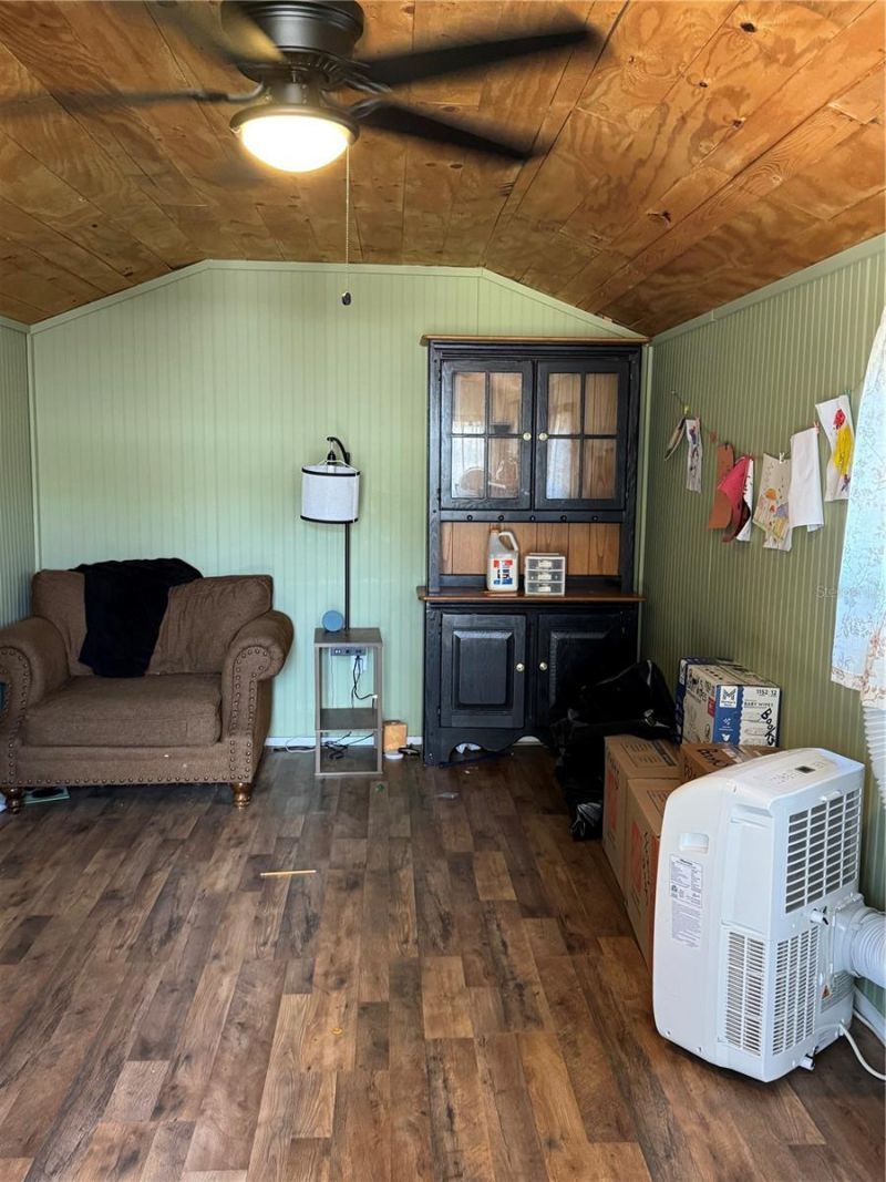 580 Fern Avenue , Tavares, FL 32778 Photo
