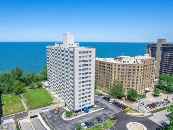 12520 Edgewater Drive, Unit 510, Lakewood, OH 44107