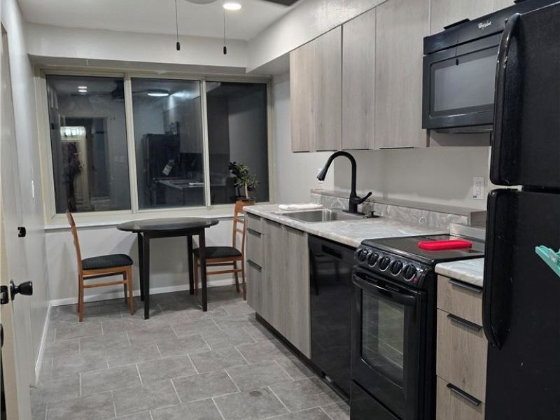 12520 Edgewater Drive, Unit 510, Lakewood, OH 44107 Photo 4
