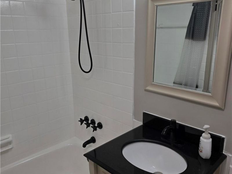 12520 Edgewater Drive, Unit 510, Lakewood, OH 44107 Photo 5