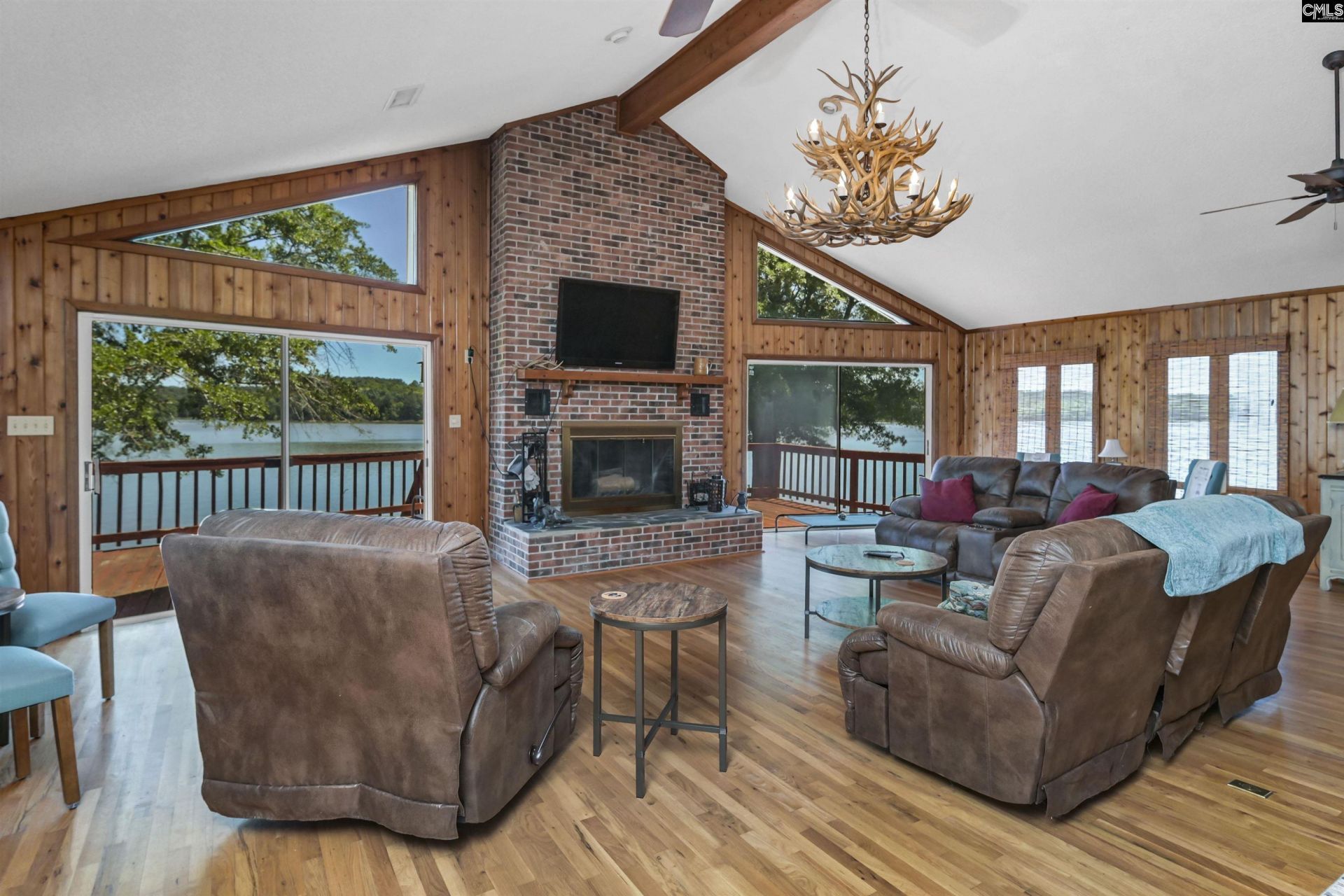 214 Trinity Drive  Photo 6