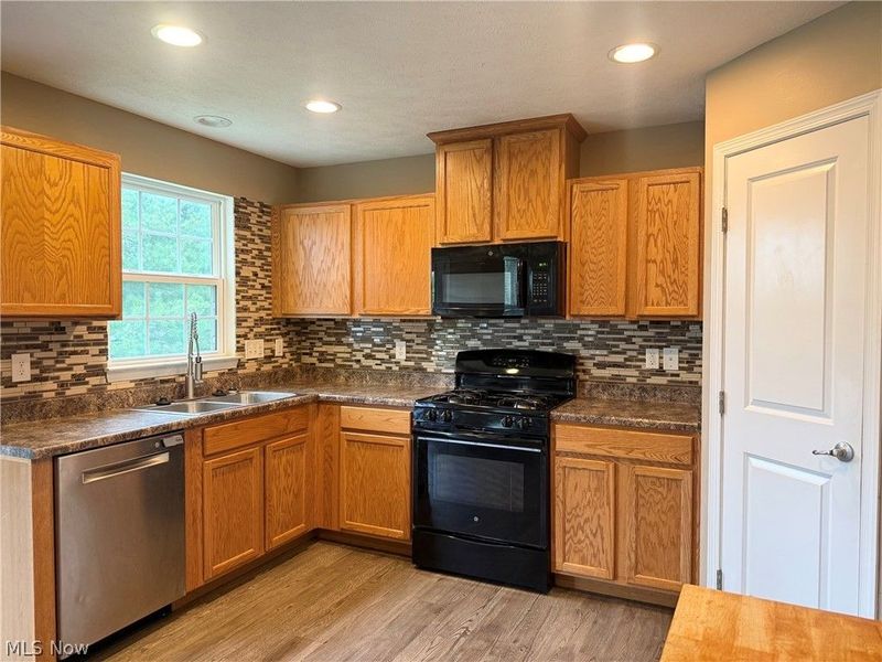 2250 Dorchester Drive, Kent, OH 44240 Photo 12