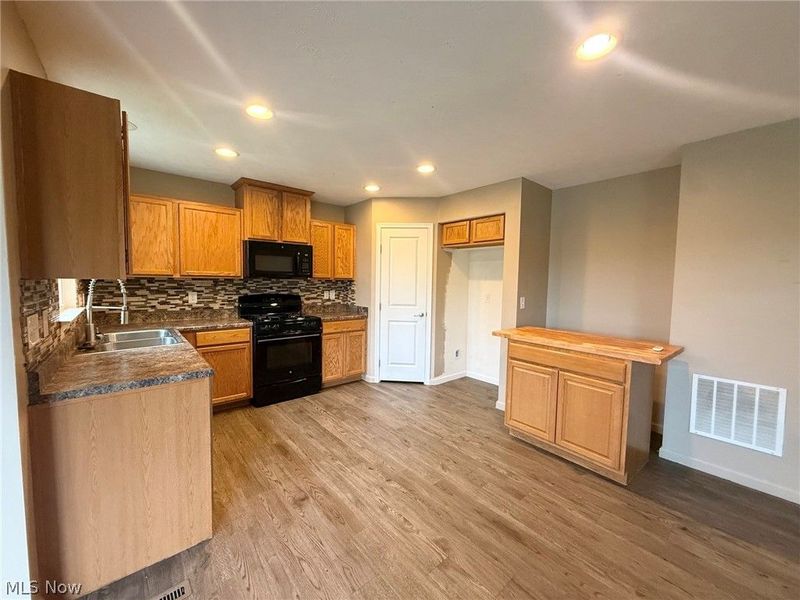 2250 Dorchester Drive, Kent, OH 44240 Photo 13