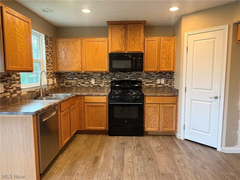 2250 Dorchester Drive, Kent, OH 44240 Photo 14