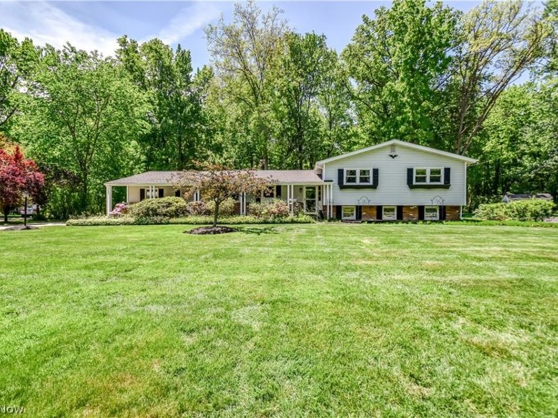 9412 Beaver Creek Drive, Mentor, OH 44060 Photo 1