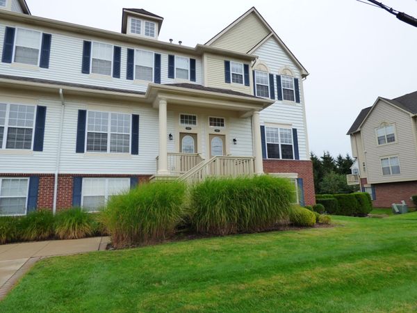 1547 Cass Lake Road, Keego Harbor, MI 48320
