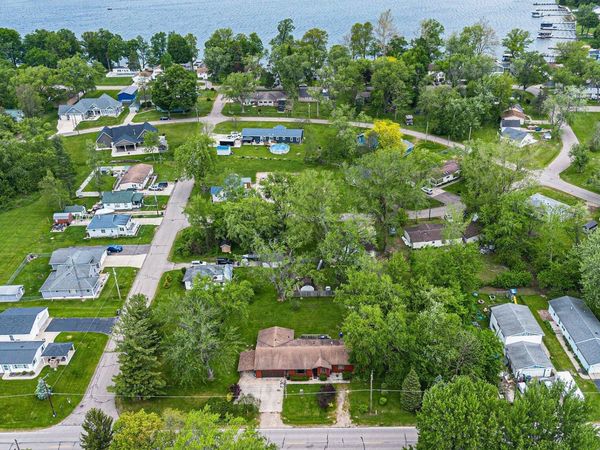 8223 Forest Beach Road, Watervliet, MI 49098