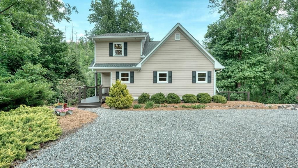 515 Barlow Fields Drive, Hayesville, NC 28904 Main Photo
