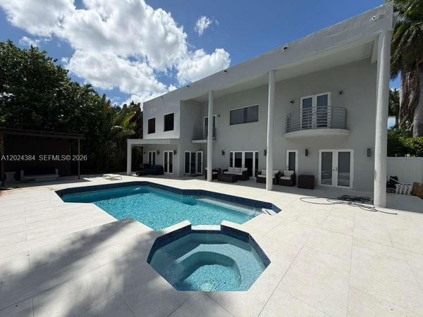 10462 NW 130th St , Unit 1, Hialeah Gardens, FL 33018