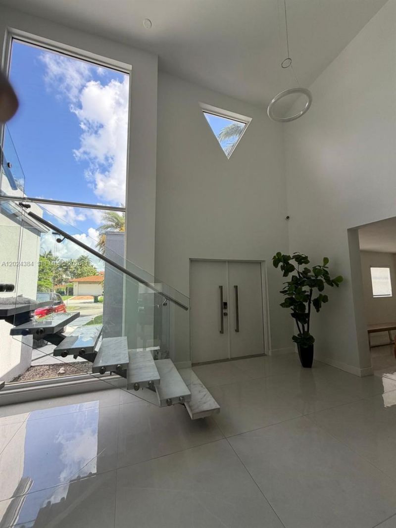10462 NW 130th St, Unit 1, Hialeah Gardens, FL 33018 Photo