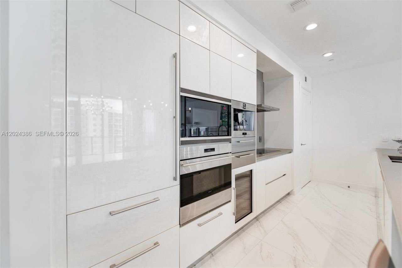 17475 Collins Ave , Unit 1703, Sunny Isles Beach, FL 33160 Photo