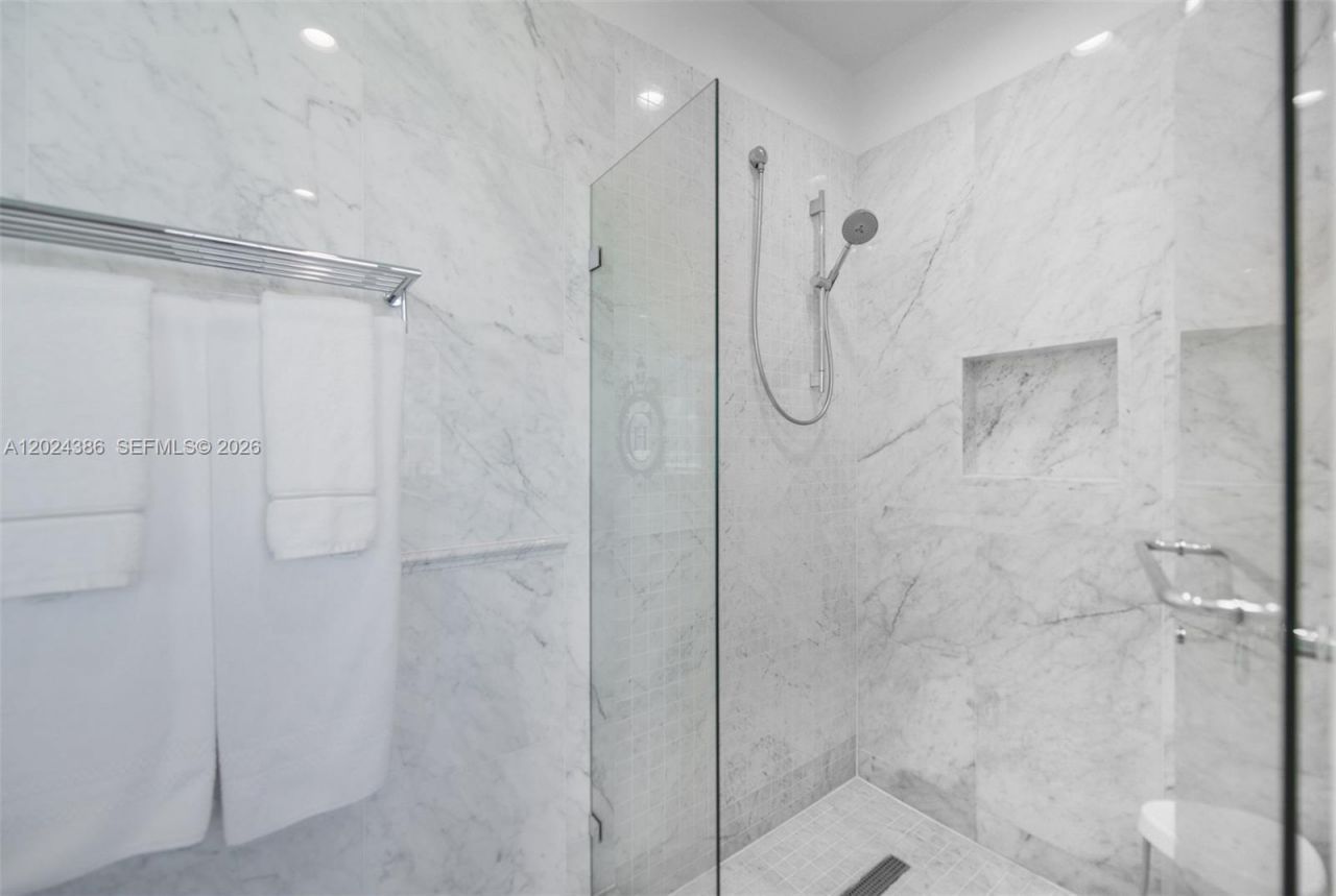 17475 Collins Ave , Unit 1703, Sunny Isles Beach, FL 33160 Photo