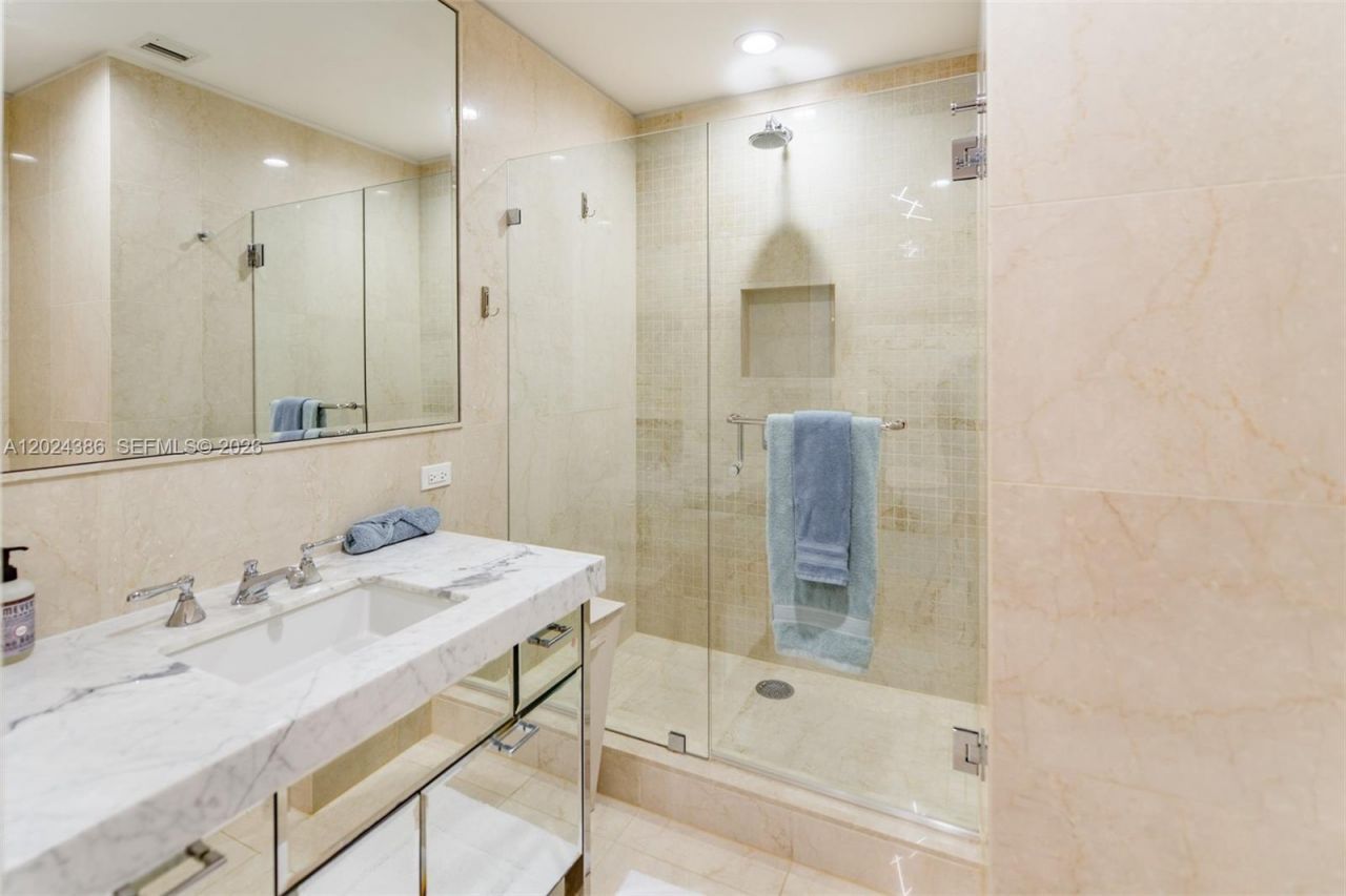 17475 Collins Ave , Unit 1703, Sunny Isles Beach, FL 33160 Photo