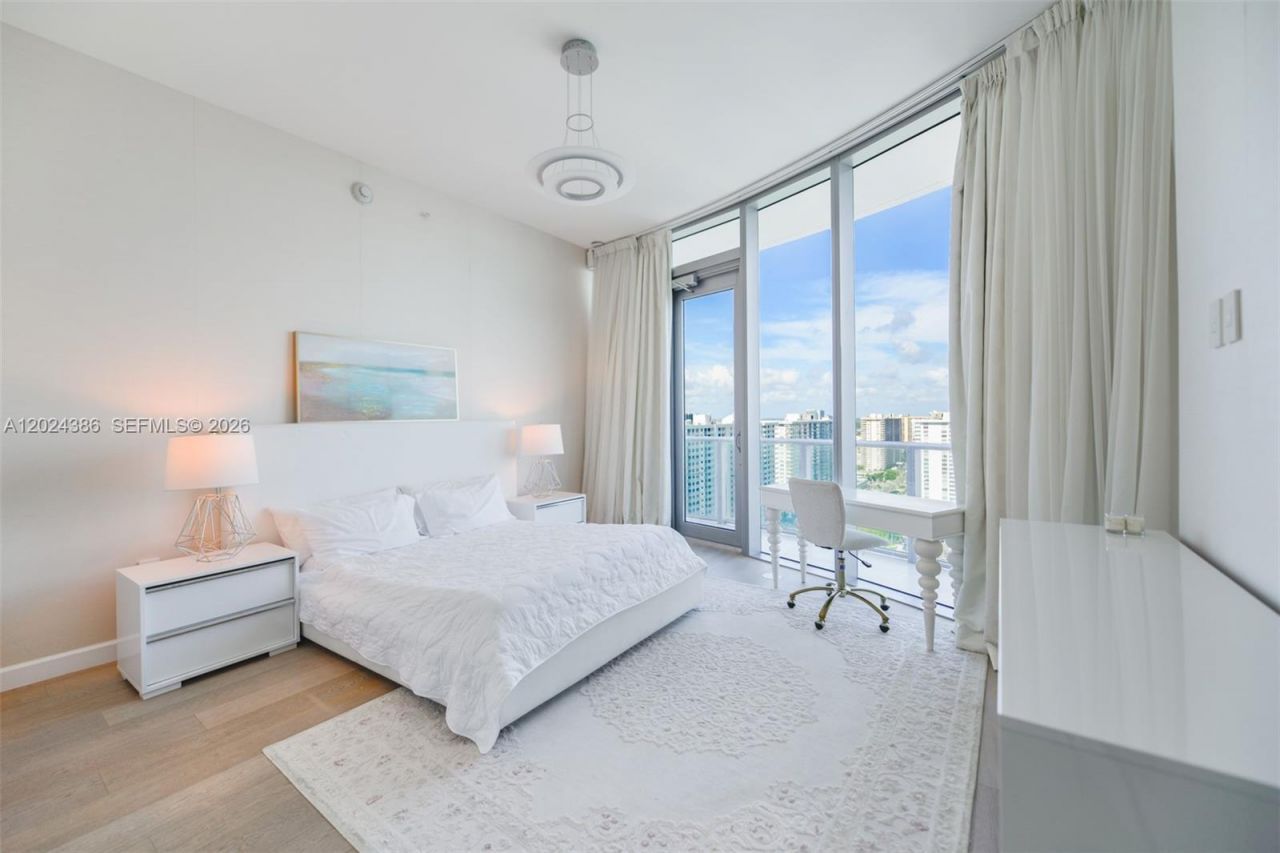 17475 Collins Ave , Unit 1703, Sunny Isles Beach, FL 33160 Photo